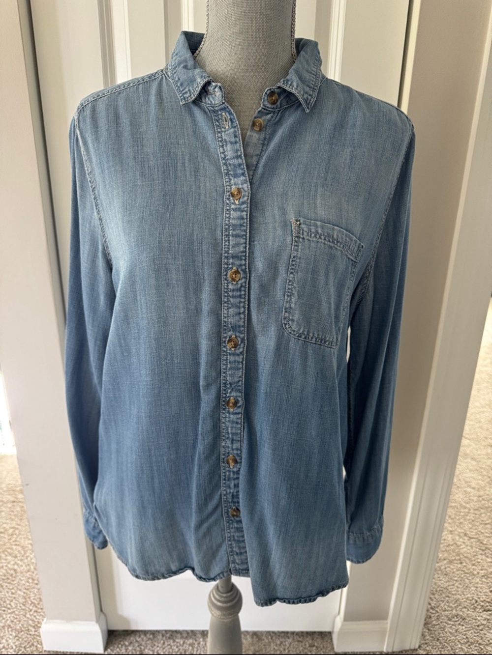 American Eagle Outfitters Boyfriend Fit Light Blue Denim Shirt